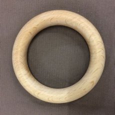 Houten ring 8,5 cm.