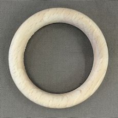 Houten ring 7 cm.